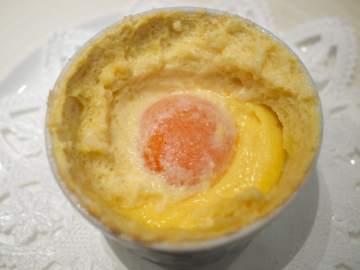 SAKURA BERRY（201204＠トシヨロイヅカ）限定の卵のスフレの黄身は濃い
