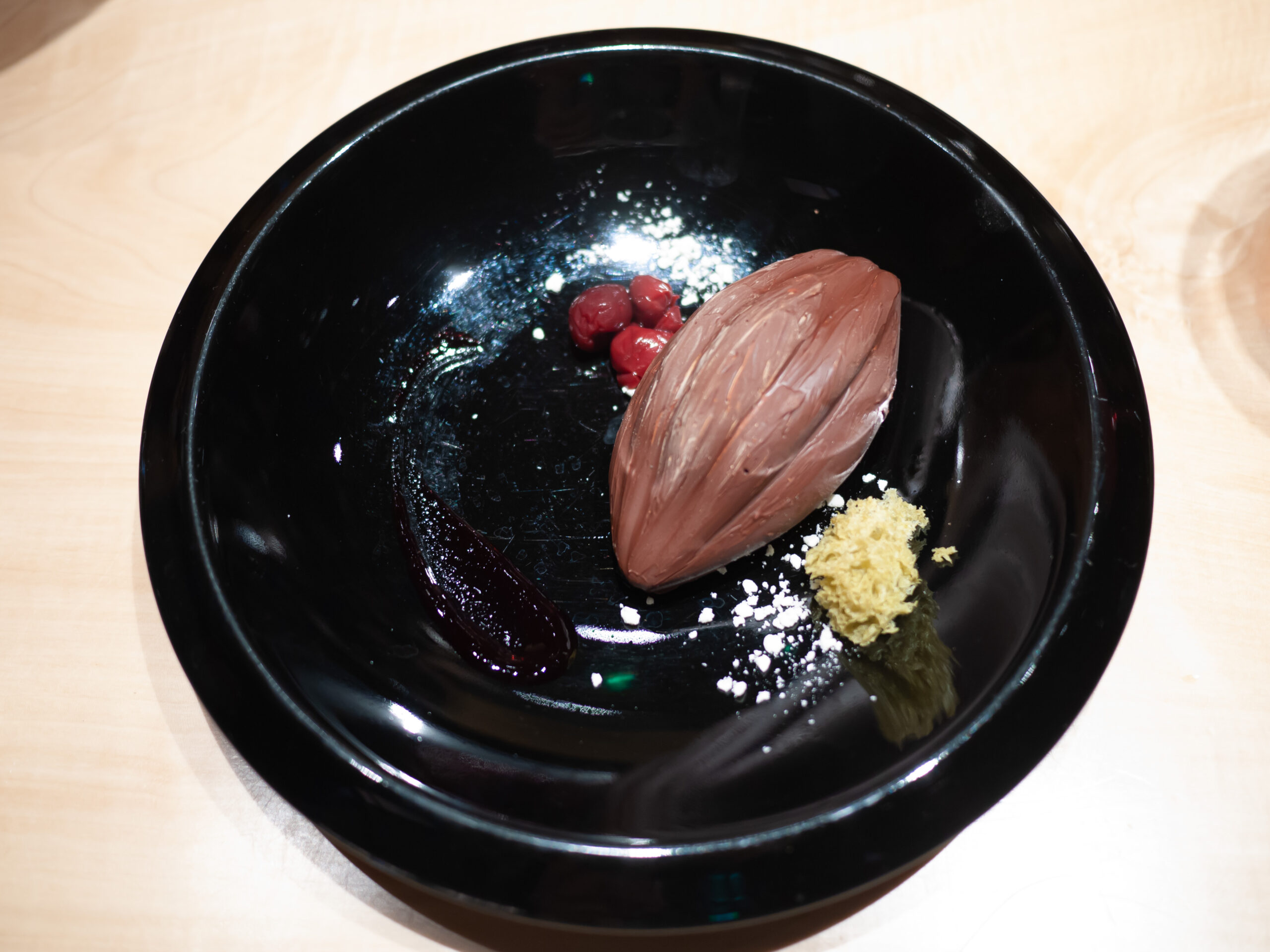 Cacao Valentine Pod：グリオットチェリー、ピスタチオ、チョコレート