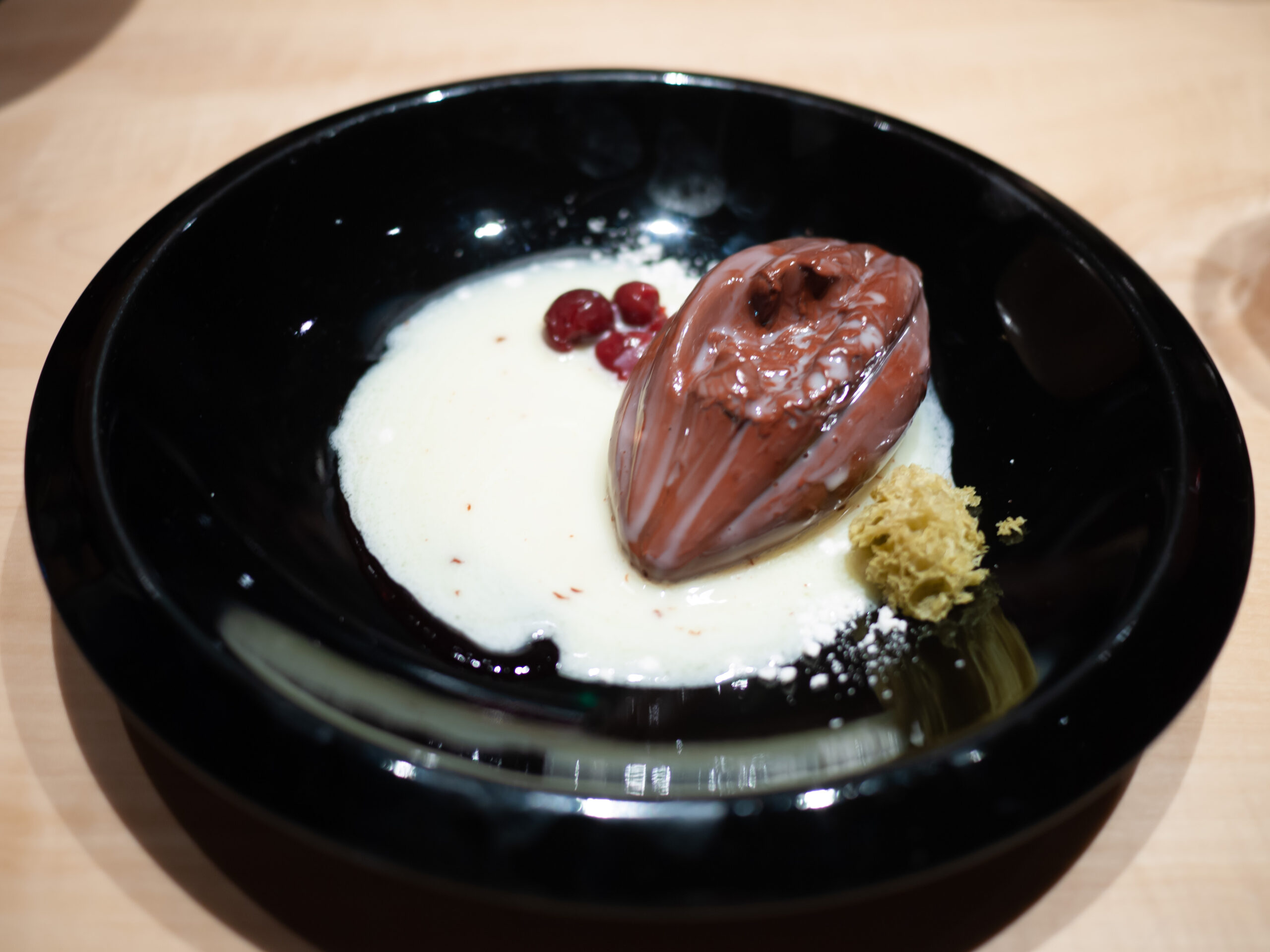Cacao Valentine Pod：グリオットチェリー、ピスタチオ、チョコレート