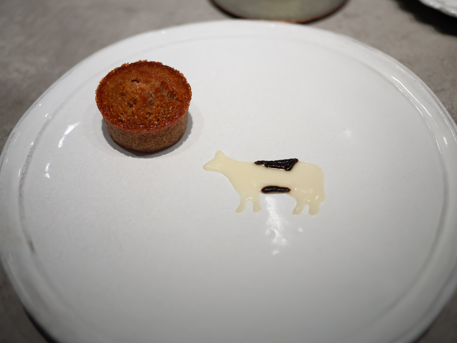 牛脂フィナンシェ