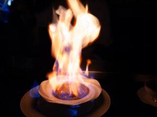 Tarta de queso flambear／バスクチーズケーキ フランベ2