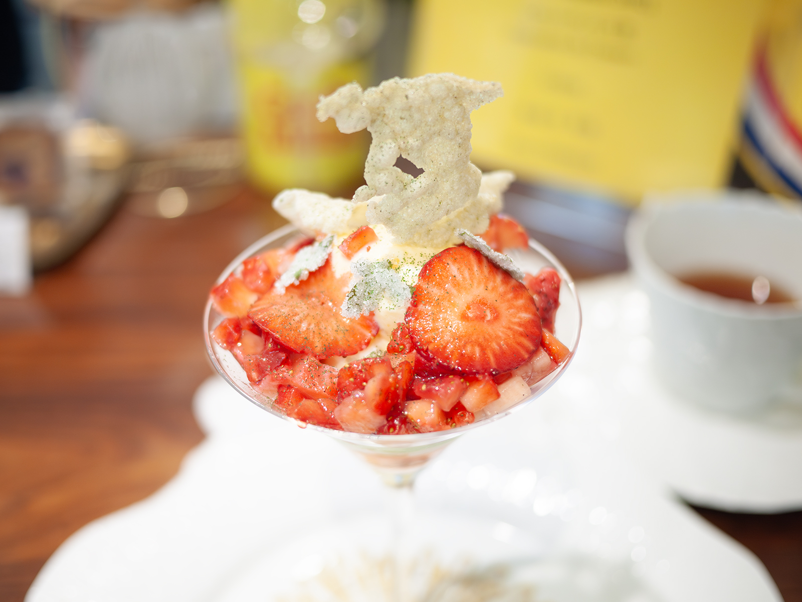 苺と蓬のリオレパフェ2