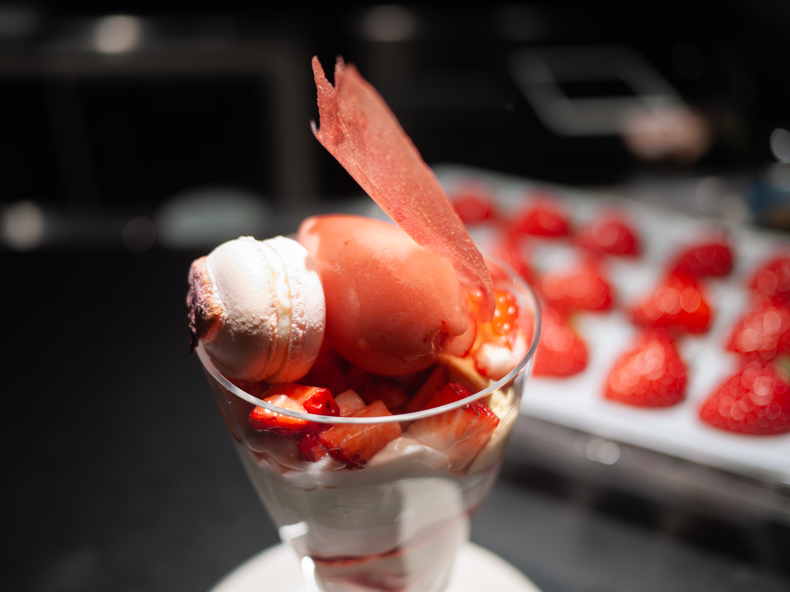 いちごと桜パフェ2